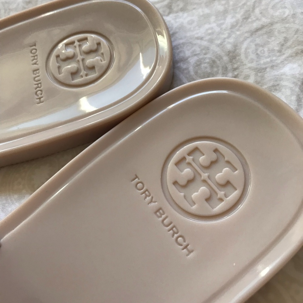 Tory Burch Women’s Nude Blossom Jelly Thong Sandals - Picture 5 of 6
